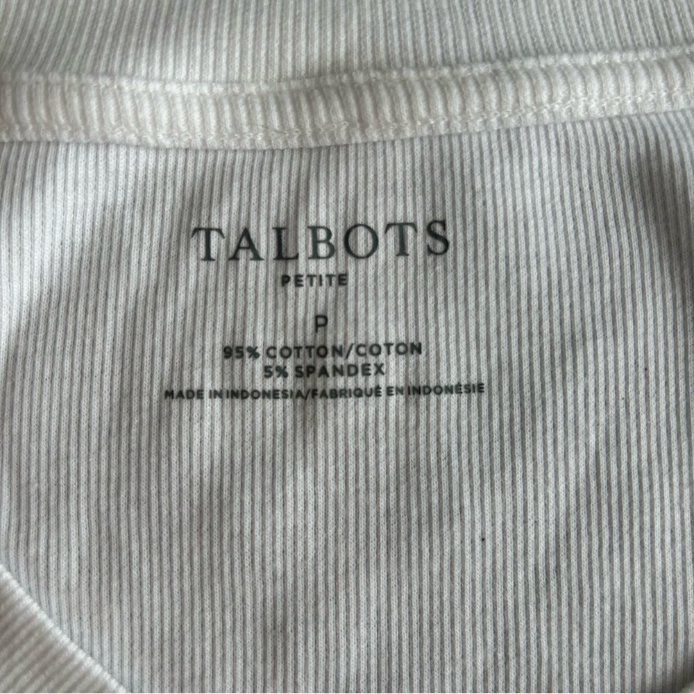 Talbots White Ribbed V-Neck Top NWT - Picture 2 of 4